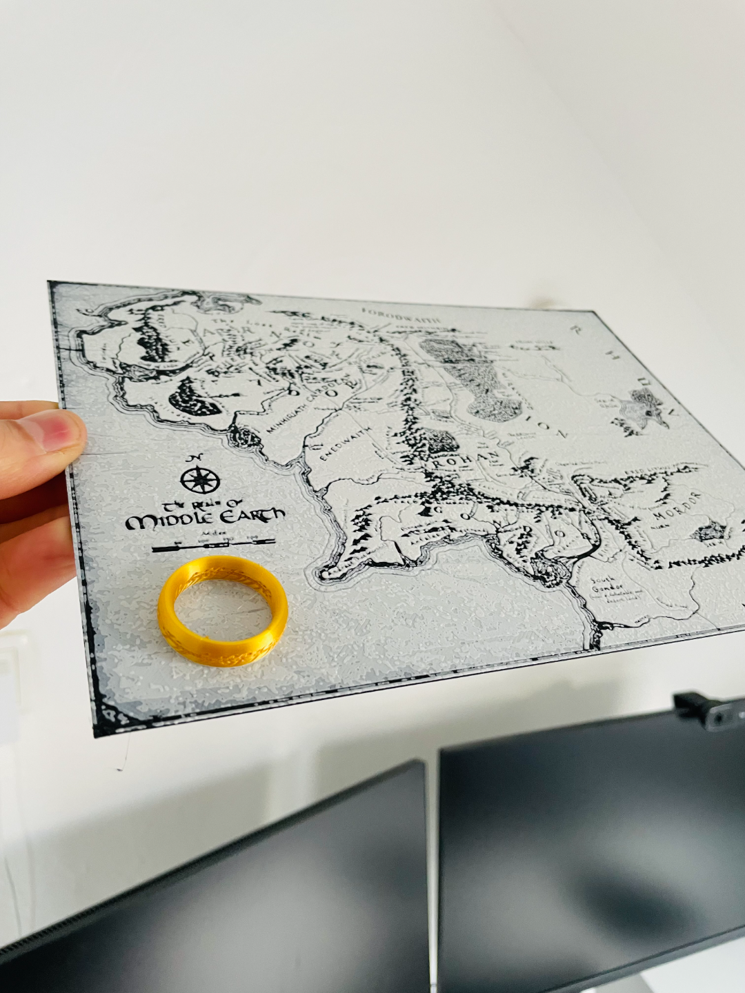 Middle Earth Map Ring Wall Art – 3D Printed Lord of the Rings Fantasy Decor
